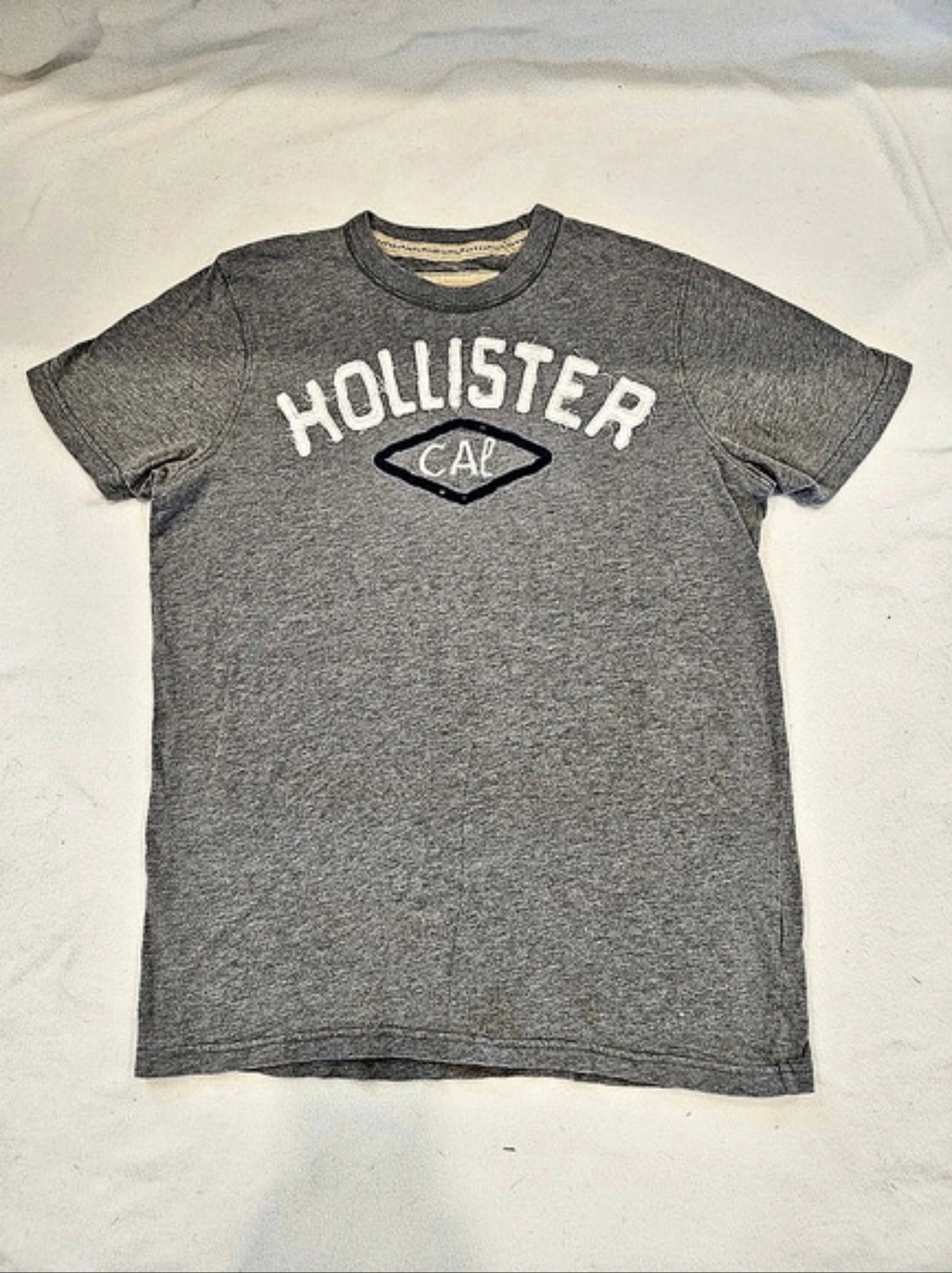 Hollister California Applique Graphic Crewneck T-Shirt Logo Graphic Tee Gray